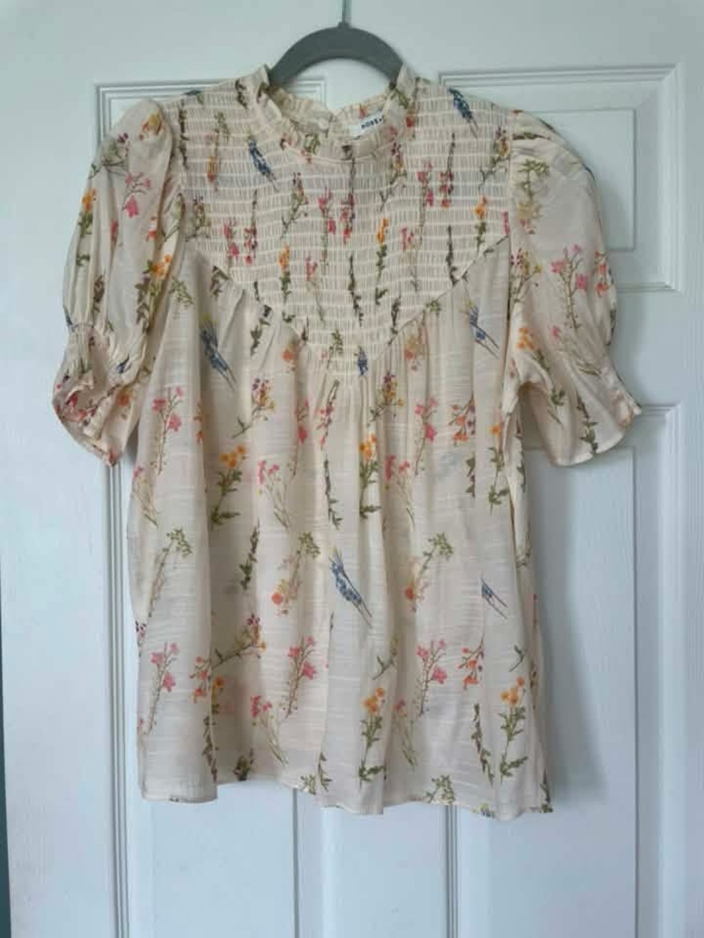 Women’s Cream Floral Smocked Short Sleeve Top L